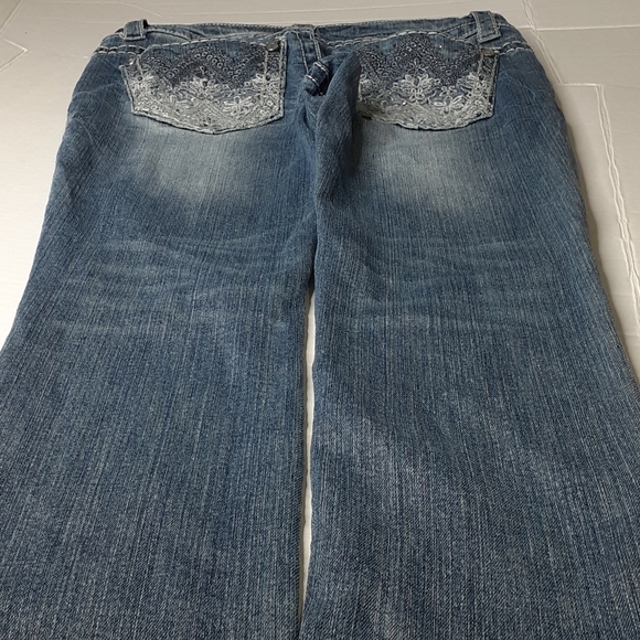 Paisley Sky Distressed Jean Capris Size 0 - Picture 13 of 16